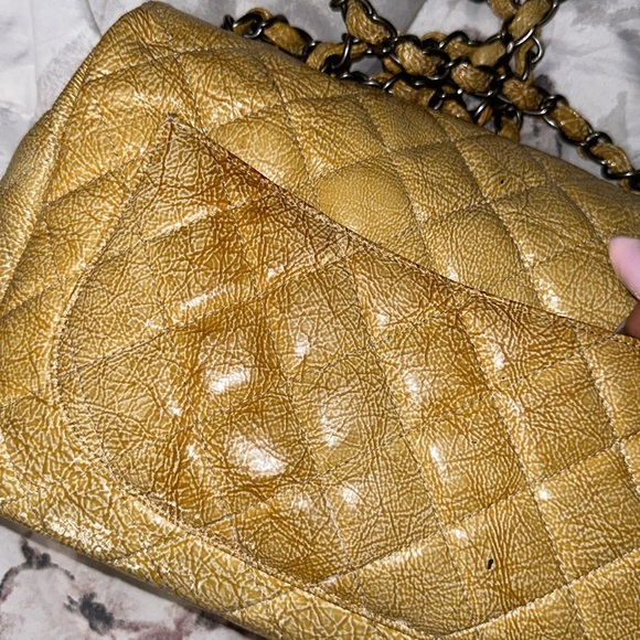 Authentic Chanel Crinkle single flap. - Picture 4 of 8
